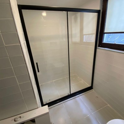 POOL SERİSİ SİYAH PROFİLLİ CAM DUŞAKABİN POOL SERİSİ SİYAH PROFİLLİ CAM DUŞAKABİN